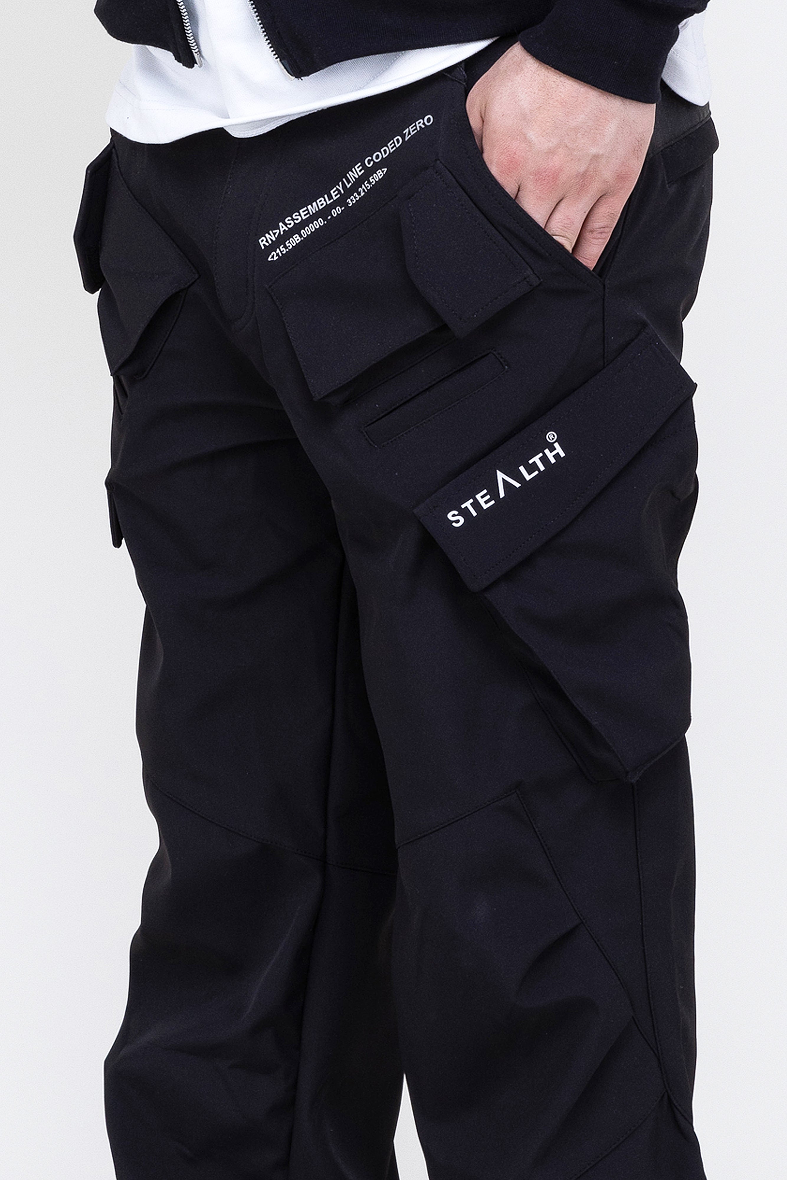 Tech Cargo pants (Black)