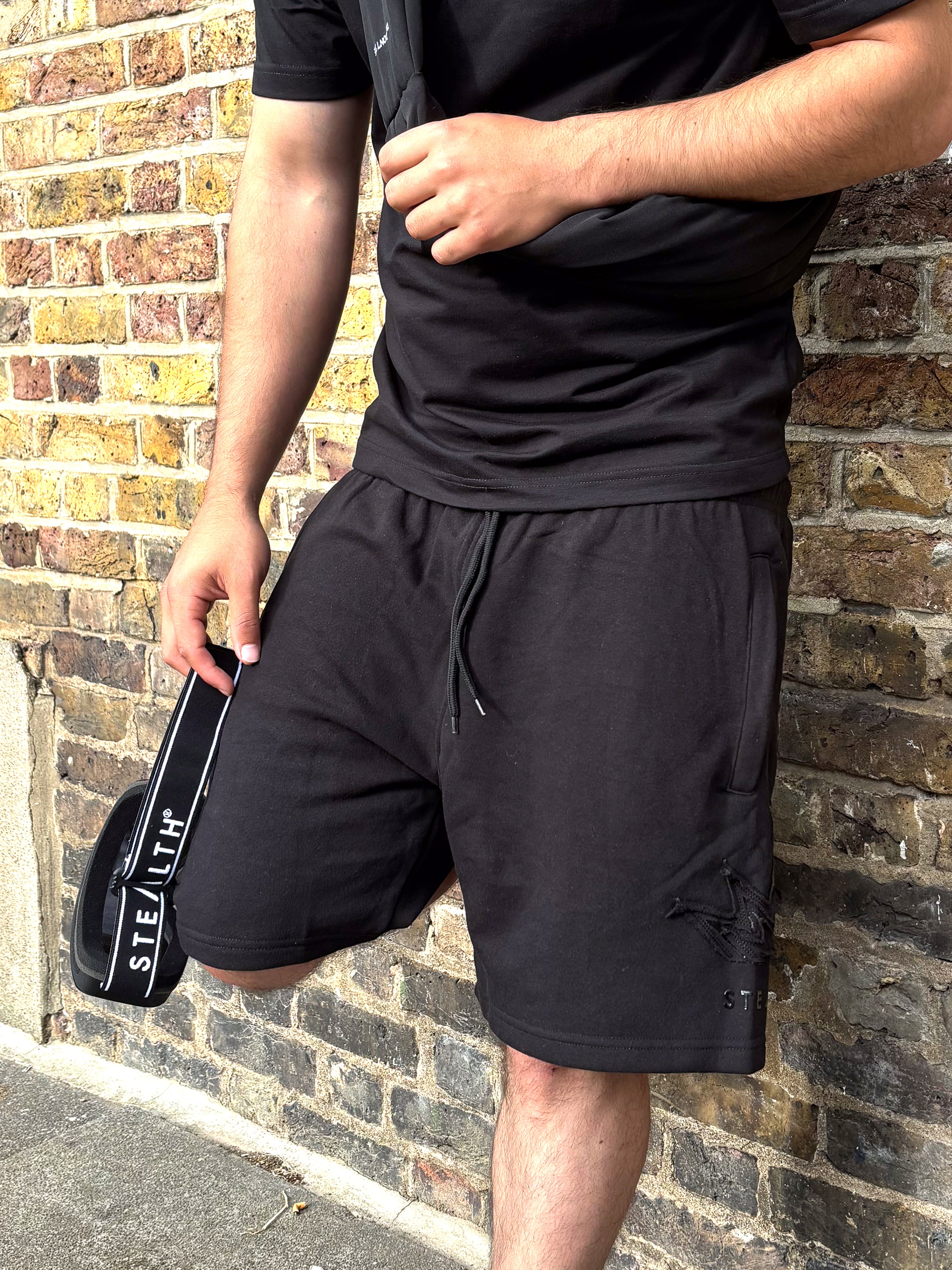 Roam Star Shorts (Black)