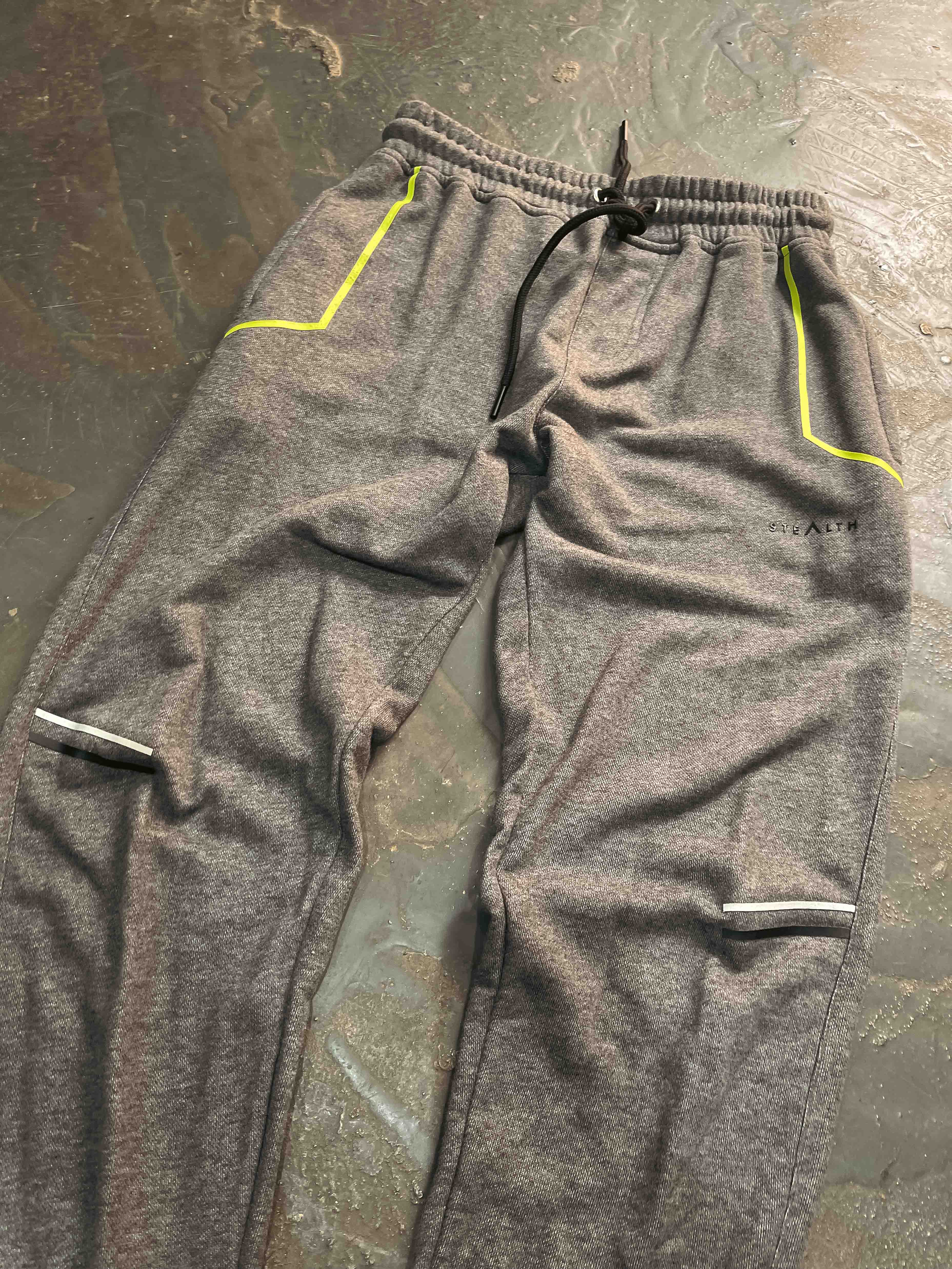 FLICKET TRACKSUIT CHARCOAL MEDIUM (SAMPLE)